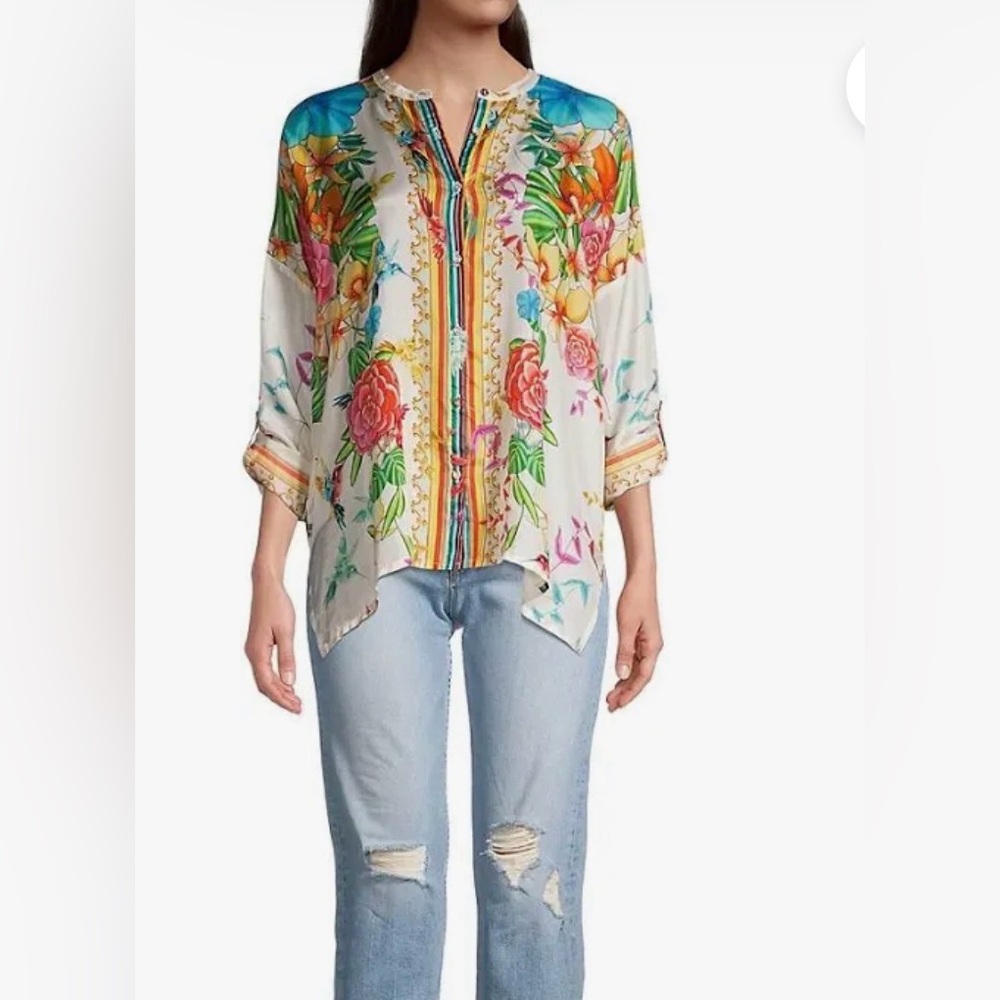 NWOT Johnny Was Sabrina Blouse
Silk
Floral
Boho
Resort
Luxury
Oversized
$240